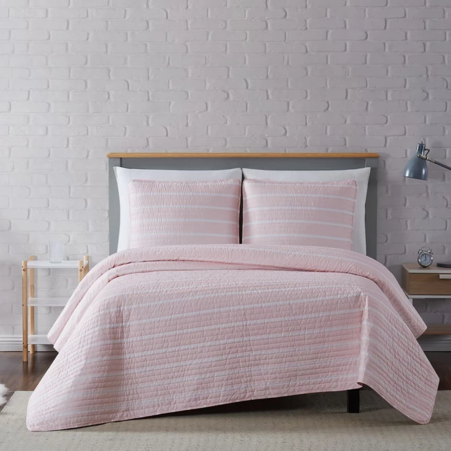Premium 3-Piece Maddow Stripe Quilt Set - Ultra Soft Bedding Collection