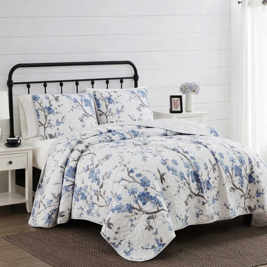 Affordable Cannon Kasumi Floral Bedding Set - Queen Size Quilt & Pillow Shams