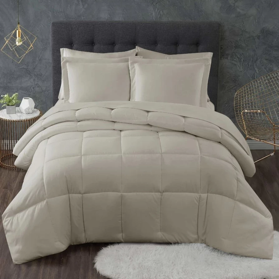 "Premium Antimicrobial Down Alternative Comforter Set – Hypoallergenic & Breathable Bedding"