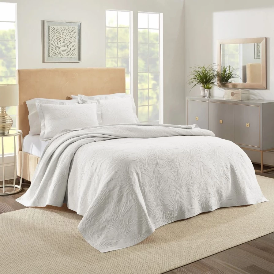 "Realeza Ella European Matelasse Coverlet Set – Luxury Bedding Collection"