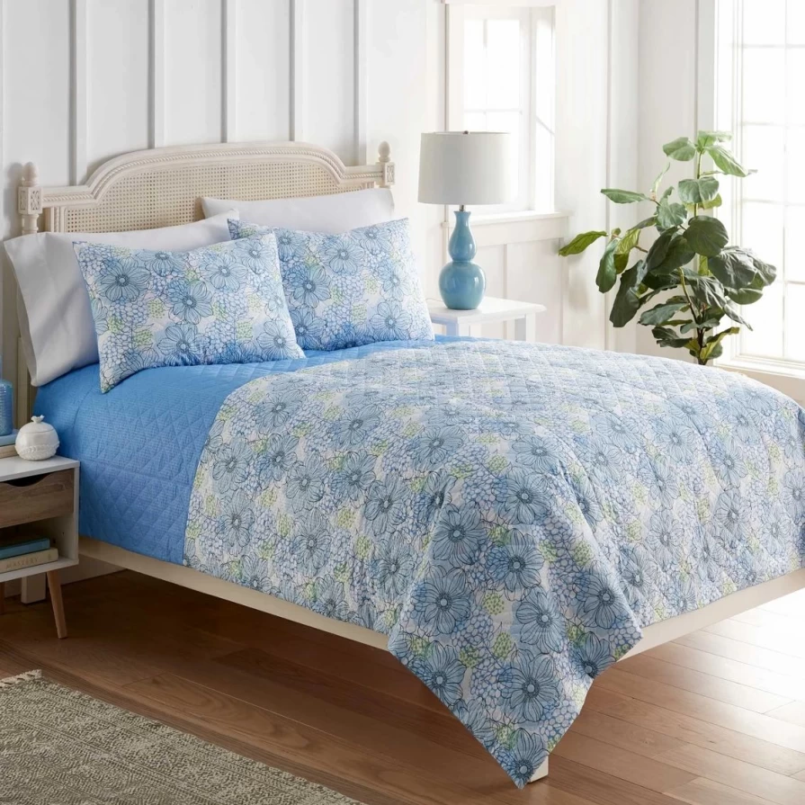 "Shavel 6-Piece Seersucker Quilt Set in Blue Poppies – Luxury Home Bedding Collection"