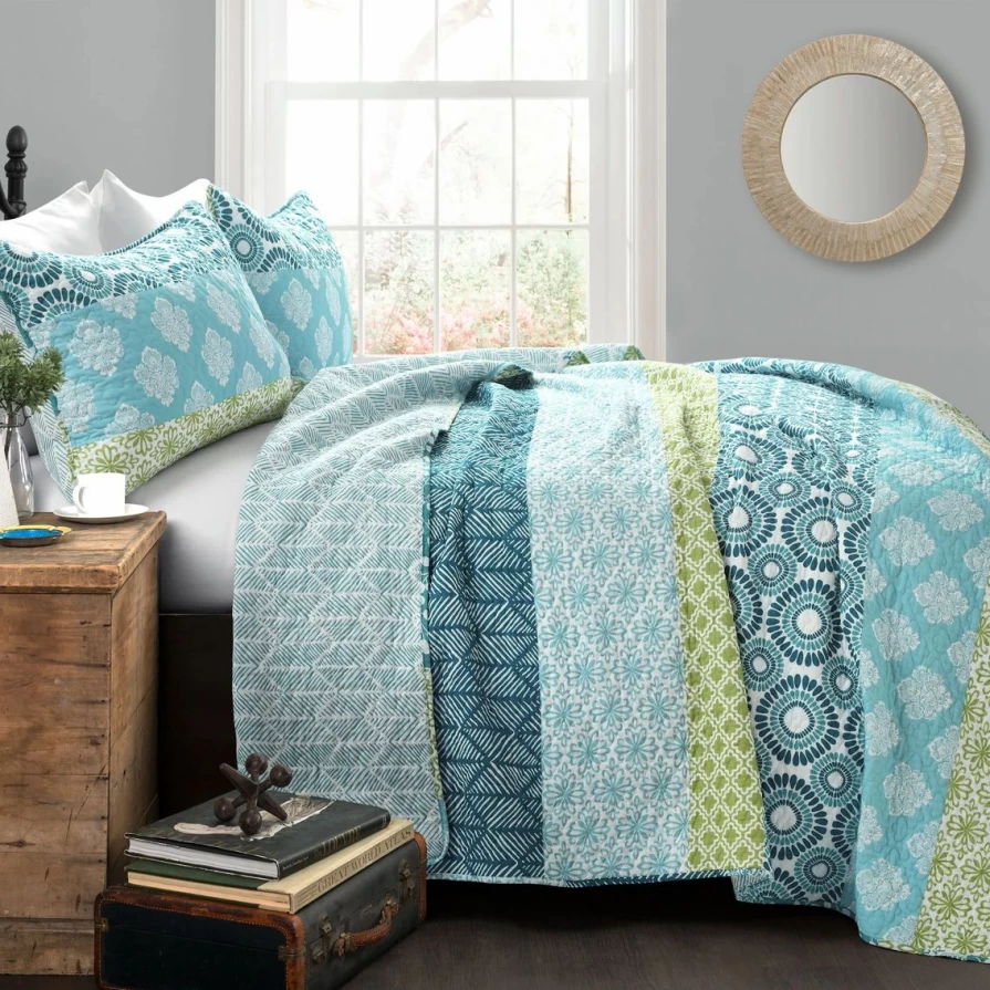 Bohemian Stripe 3-Piece Quilt Set - Soft & Stylish Bedding for a Cozy Bedroom