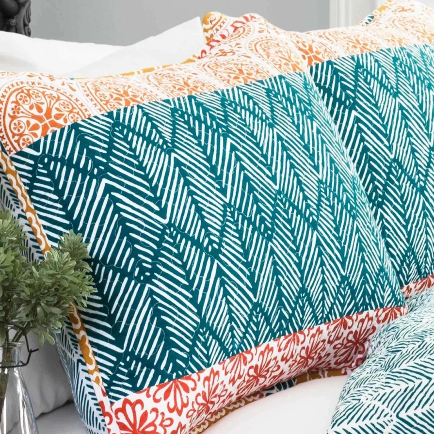 Bohemian Stripe 3-Piece Quilt Set - Soft & Stylish Bedding for Modern Decor