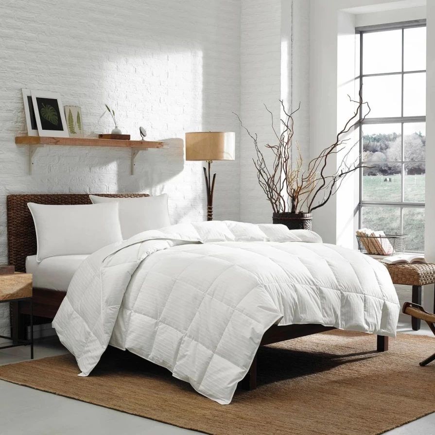Premium Eddie Bauer Lightweight White Goose Down Comforter - Ultra Soft & Warm All-Season Bedding