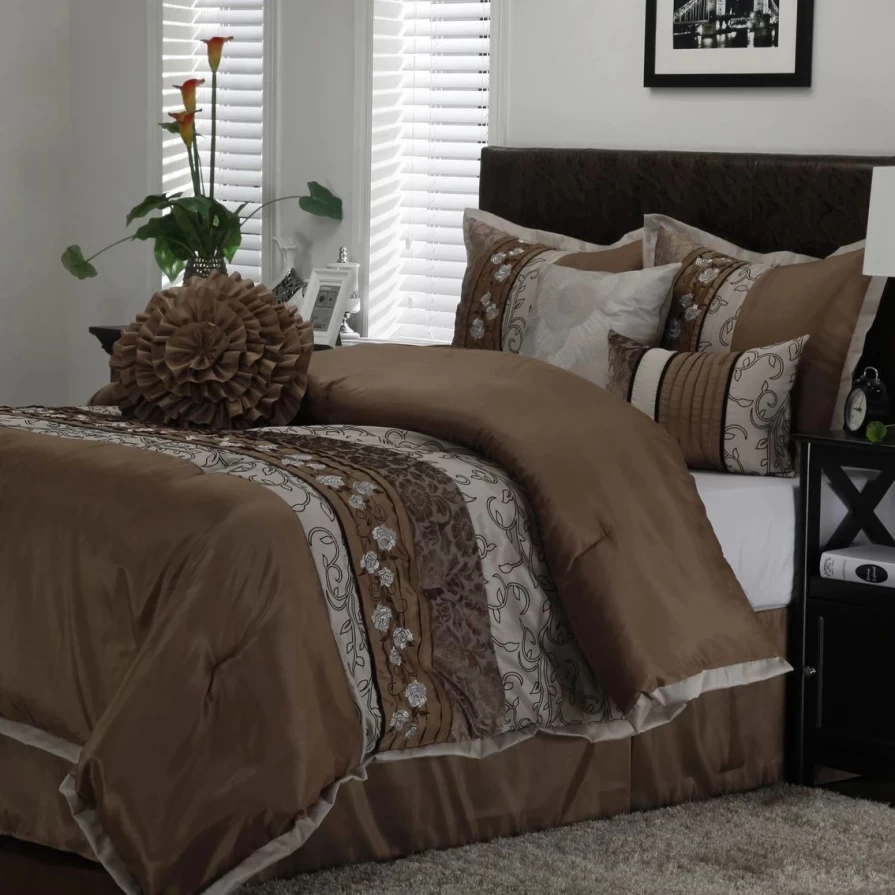 Premium 7-Piece Riley Bedding Set by Nanshing America – Luxurious Comfort & Style