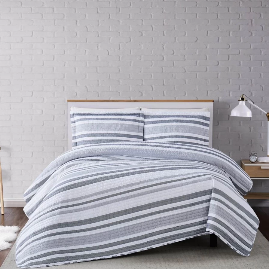 "Soft Curtis Stripe Full/Queen 3-Piece Quilt Set - Cozy Bedding Collection"