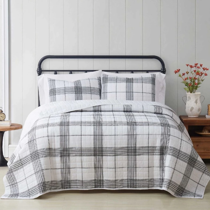 "White And Black Plaid 3-Piece Cottage Quilt Set - Best Selling Classic Bedding"