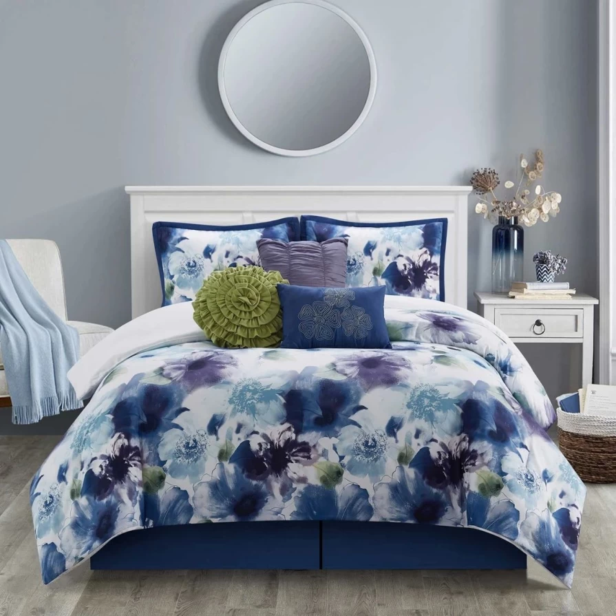 "Eyla 7-Piece Comforter Set - Luxury Bedding Collection for Grand Avenue Style"