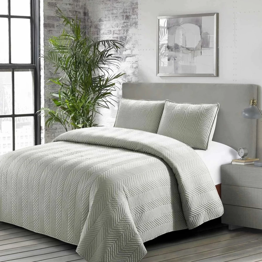 Luxury Ivory Caprice 3-Piece Quilt Set - Premium Bedding Collection