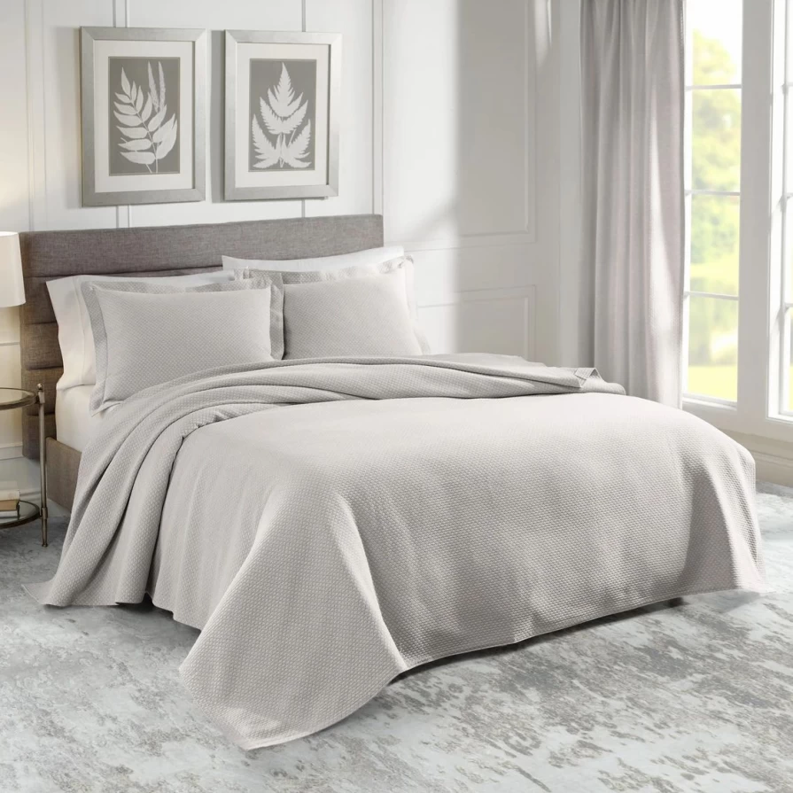 "Luxury Realeza Sunset Matelasse Coverlet Set - European Style Bedding for Best Sale"