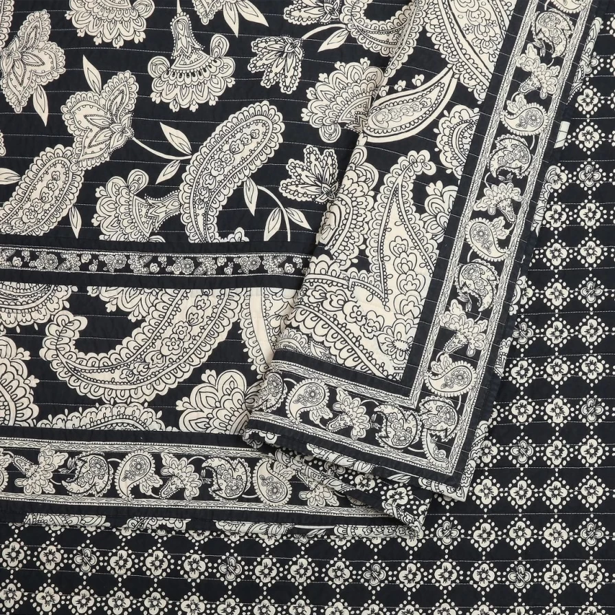 Vera Bradley Makani Paisley White Quilt Review: Best Styles & Buying Guide