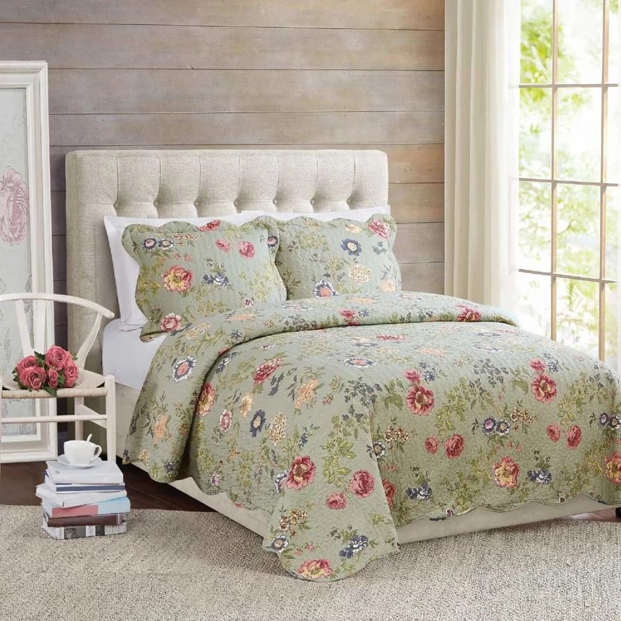 "Eden's Garden Quilt Set with 2 Shams - American Traditional Style Bedding"