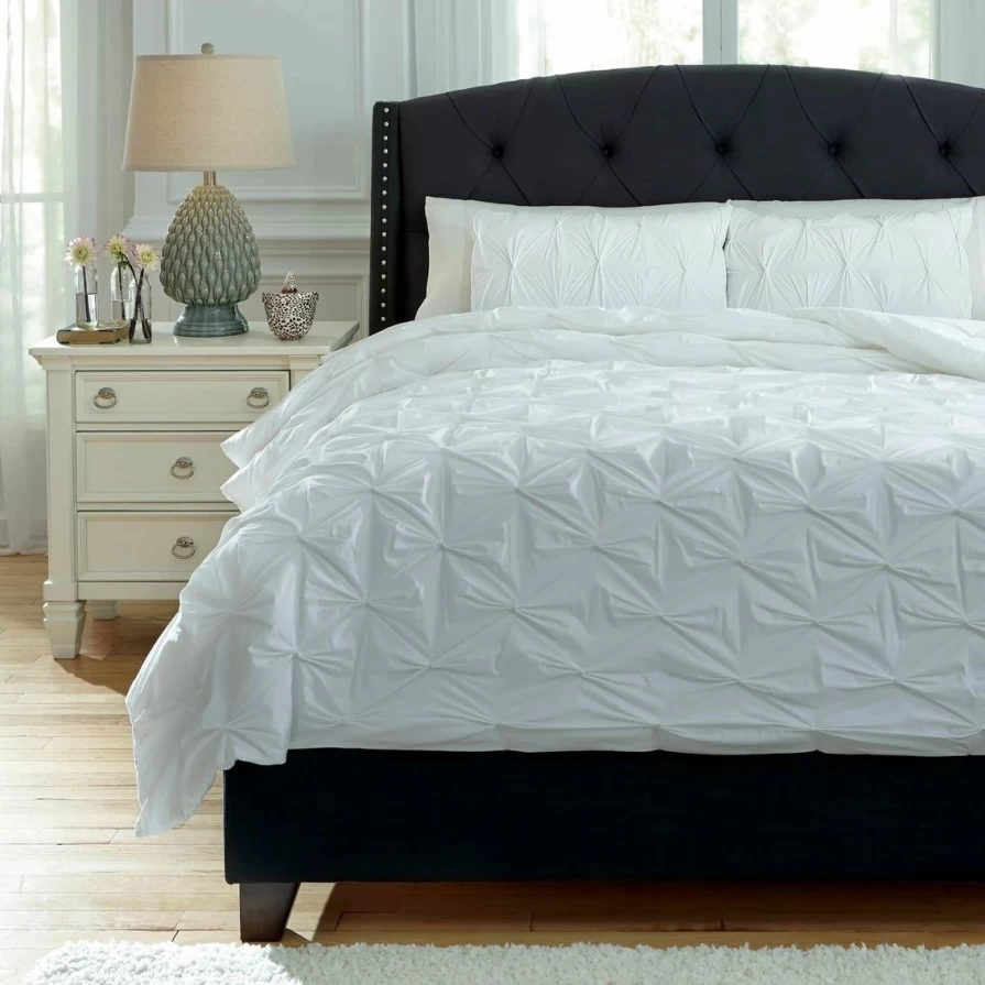 Signature Design By Ashley 3-Piece Queen Comforter Set – Luxury Bedding Collection