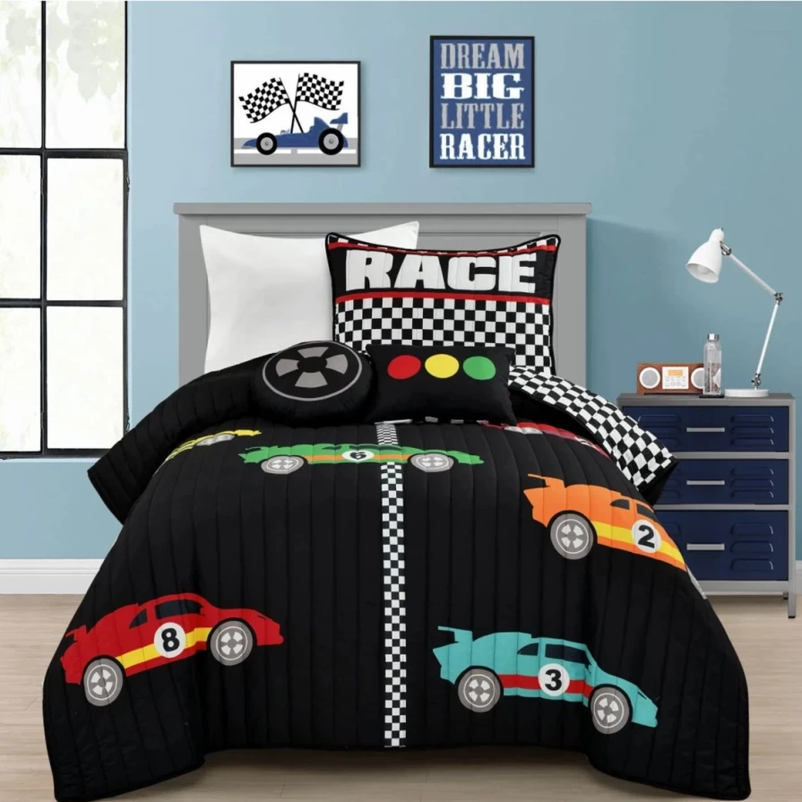 Racing Cars 5-Piece Quilt Set - Vibrant Bedding Collection for Kids' Rooms