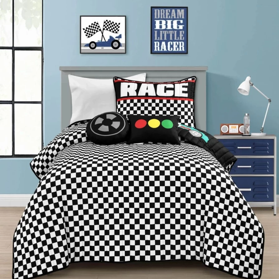 Racing Cars 5-Piece Quilt Set - Vibrant Bedding Collection for Kids' Rooms