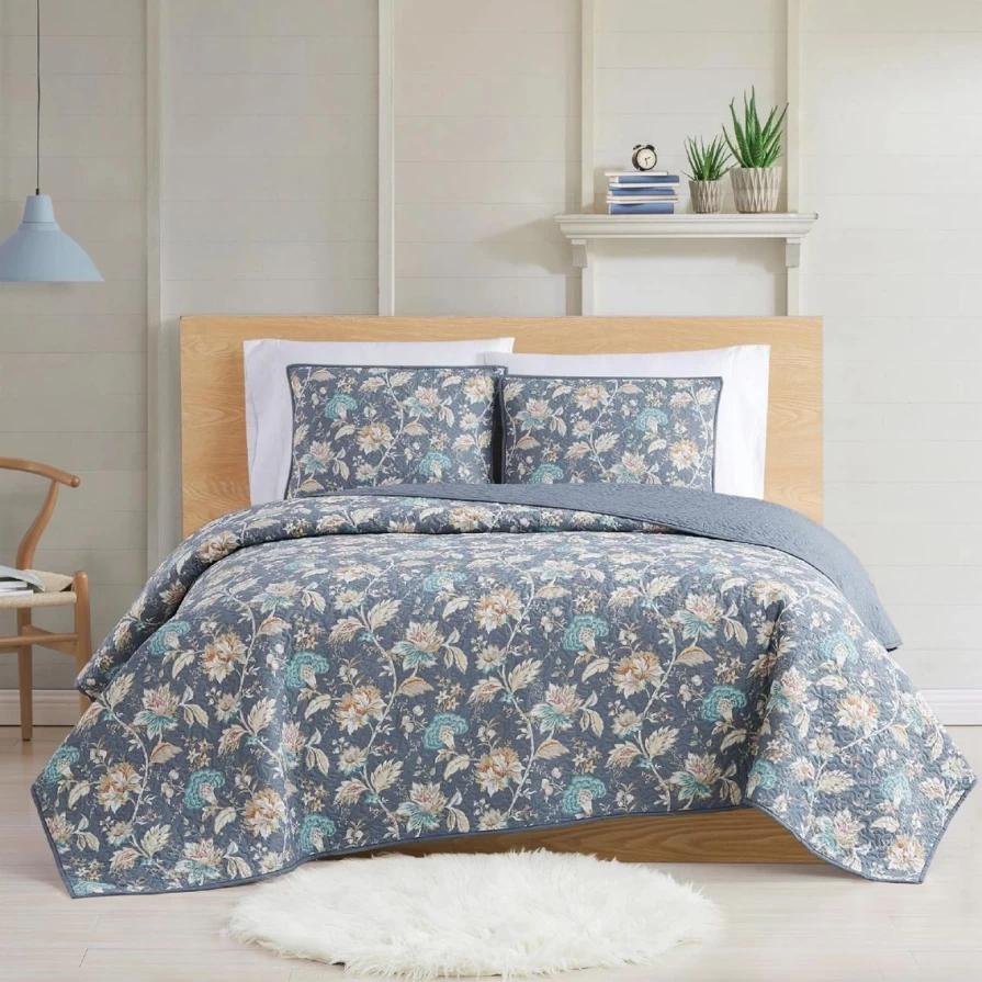 "Florence 3-Piece Quilt Set - Cottage Classics Bedding Collection for Cozy Comfort"