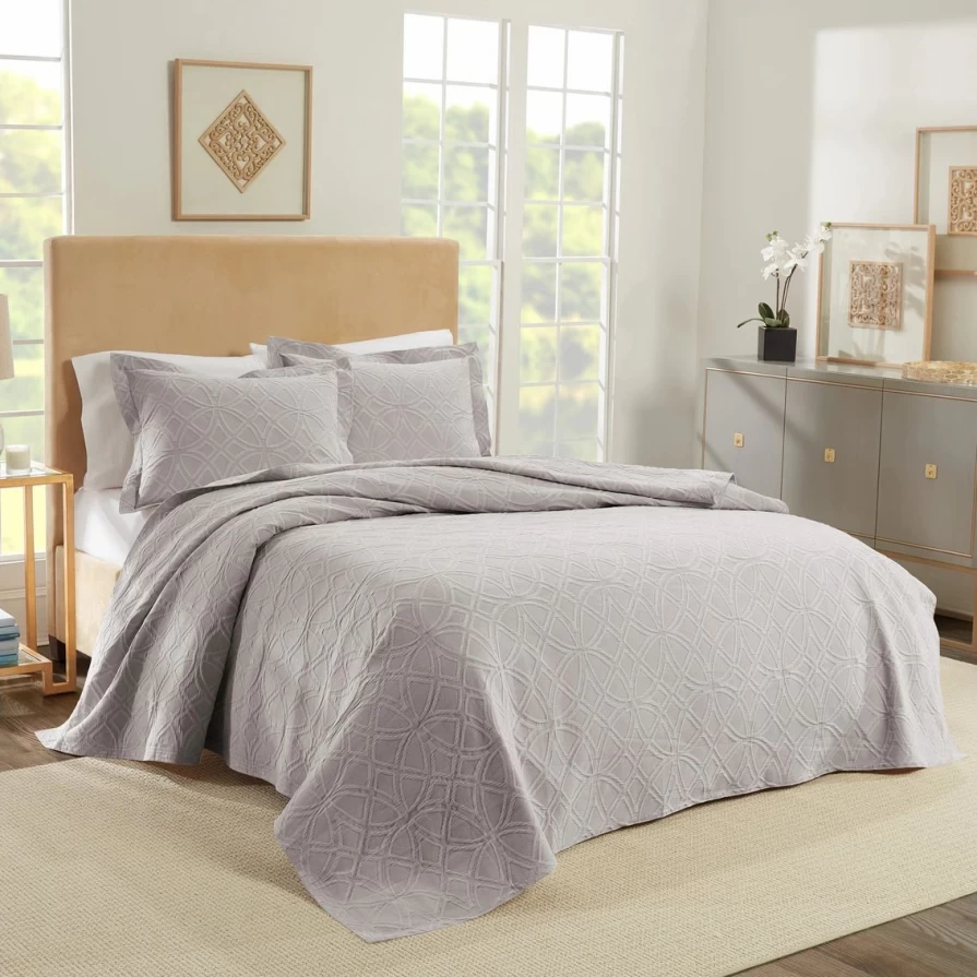 "Luxury Realeza Bogart European Matelasse Bedspread Set - Elegant Queen/King Coverlet"