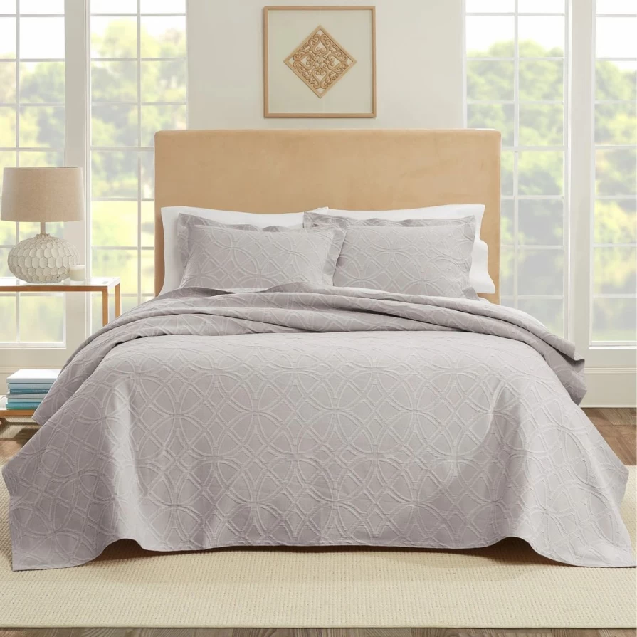 "Luxury Realeza Bogart European Matelasse Bedspread Set - Elegant Queen/King Coverlet"