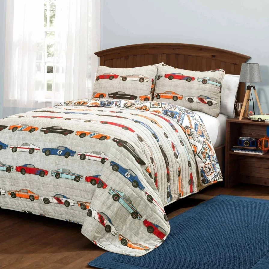 "Premium Race Car Themed Quilt Set - Vibrant Colors & Soft Comfort for Kids' Bedrooms"