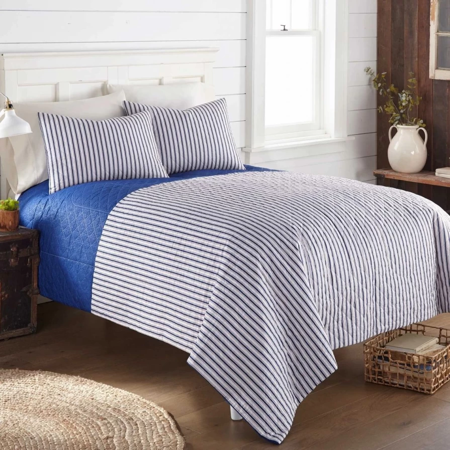 Americana Stripe Seersucker 6-Piece Quilt Set - Luxury Bedding Collection