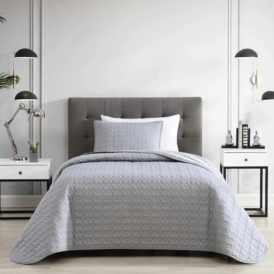 "Premium Freshee Quilt Set - Soft & Cozy Bedding Collection for Ultimate Comfort"