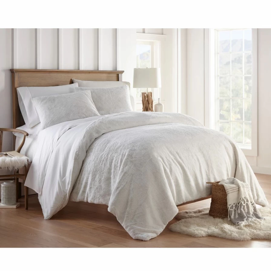Nanshing Vanessa White Faux Fur 3-Piece Comforter Set | Soft Luxury Bedding | Nanshing America Inc