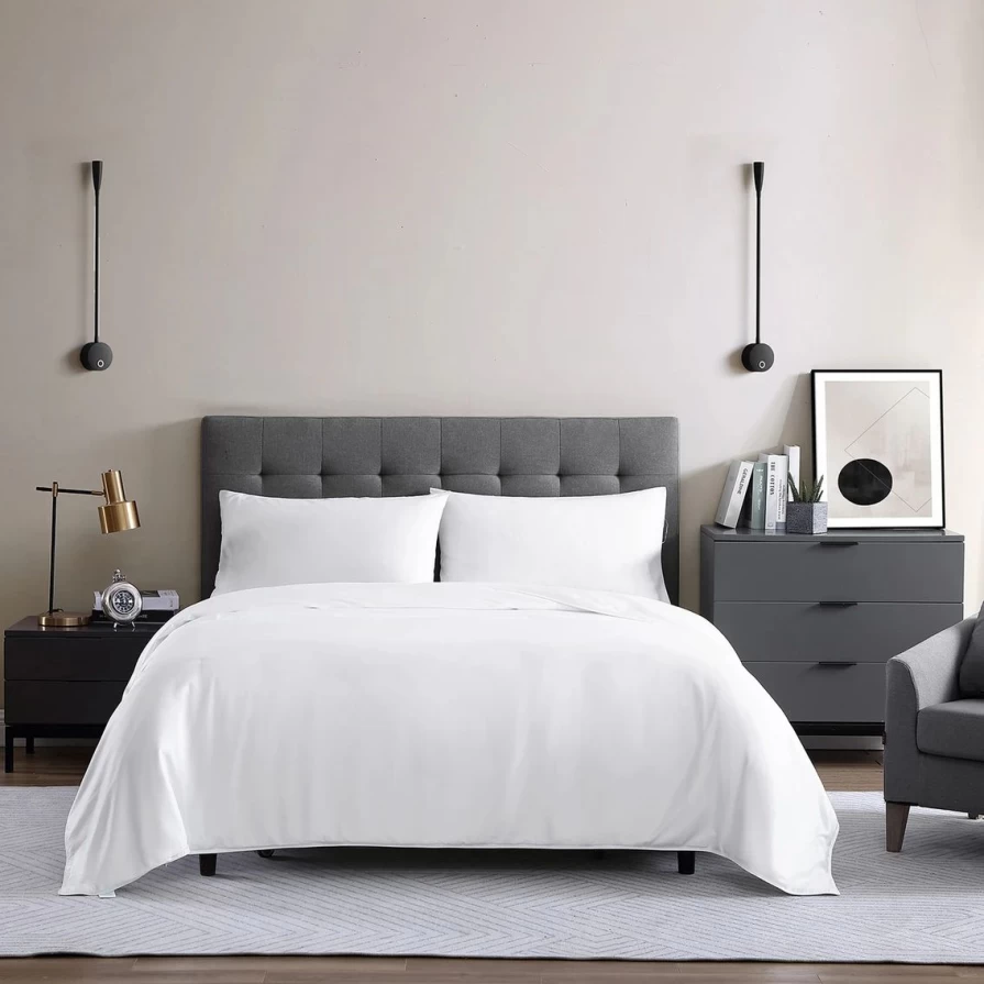 Luxury Martha Stewart 300-Thread-Count Silk Comforter - Lightweight & Warm Bedding for All Seasons