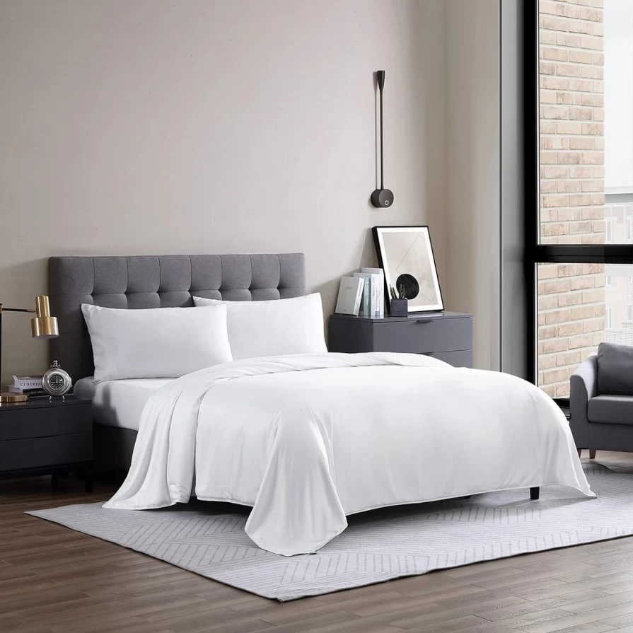 Luxury Martha Stewart 300-Thread-Count Silk Comforter - Lightweight & Warm Bedding for All Seasons