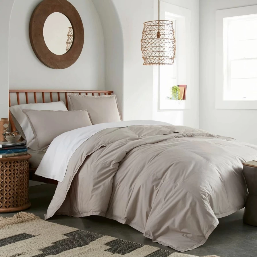 "Premium Pendleton Gray Comforter – Luxurious Soft Bedding for All-Season Comfort"