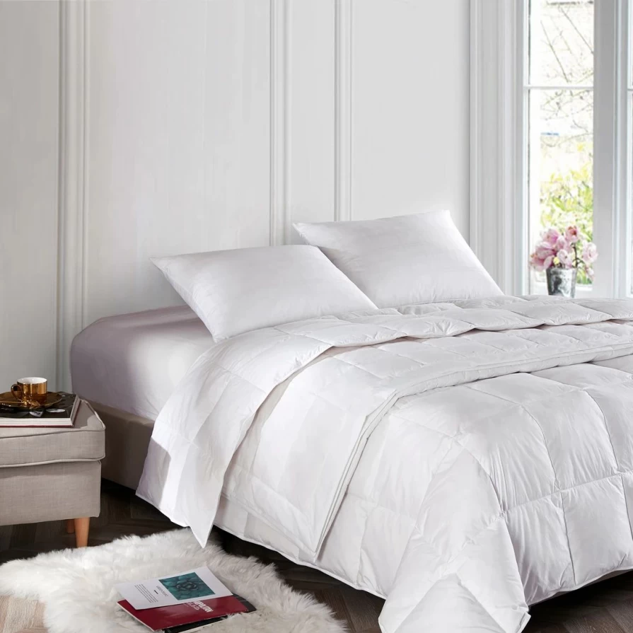 Premium MiniFeather Full/Queen Size Comforter - Lightweight & Hypoallergenic Bedding for All-Season Comfort
